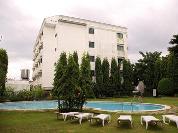 Days Hotel Batangas Екстер'єр фото